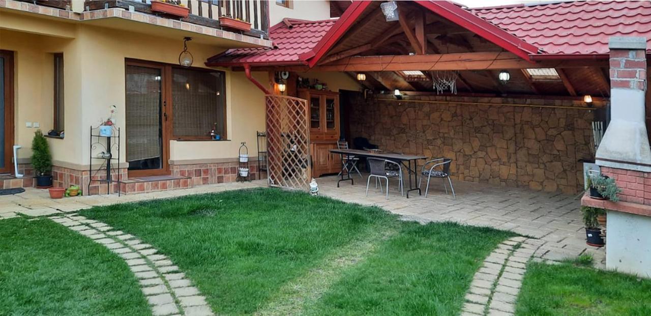 Bella Daria Hotel Cîmpulung Exterior foto