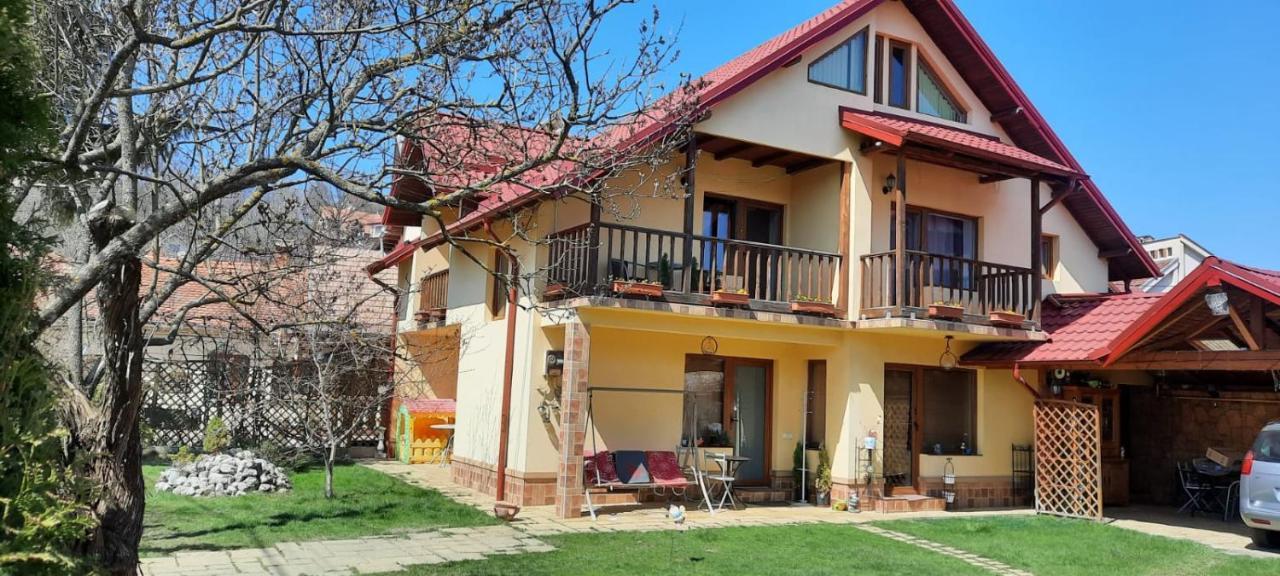 Bella Daria Hotel Cîmpulung Exterior foto